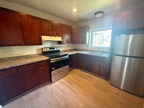 72 Liberty St WH-Unit -Unit 1 in Newburgh, NY - Building Photo - Building Photo