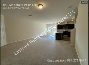 869 McKenzie Pk Ter in Wendell, NC - Building Photo - Building Photo