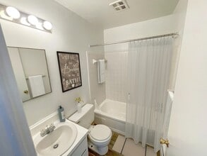 Top of the Drive Apartments in Detroit, MI - Foto de edificio - Building Photo