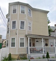 123 Stanwood St, Unit 1 in Providence, RI - Building Photo