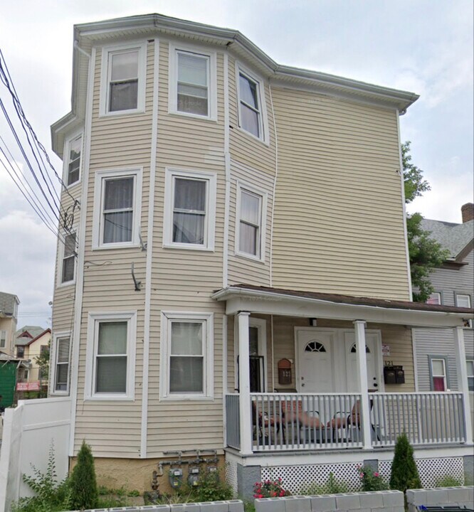 123 Stanwood St, Unit 1 in Providence, RI - Foto de edificio