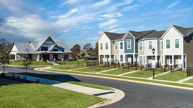 Amavi Mooresville in Mooresville, NC - Foto de edificio - Building Photo