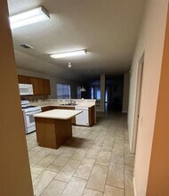 17414 S Summit Canyon Dr in Houston, TX - Building Photo - Building Photo