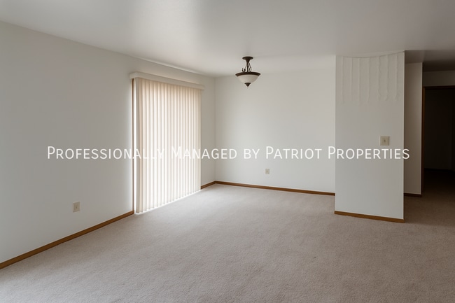 2285 S Thompson Dr in Madison, WI - Building Photo - Building Photo