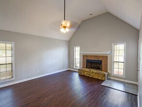 2724 Lakeside Dr in Memphis, TN - Building Photo - Building Photo