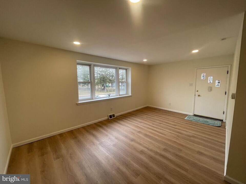 1230 Napfle Ave in Philadelphia, PA - Building Photo