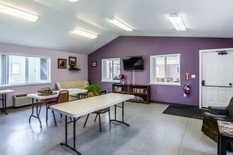 2212 Cove Ave in La Grande, OR - Building Photo - Building Photo