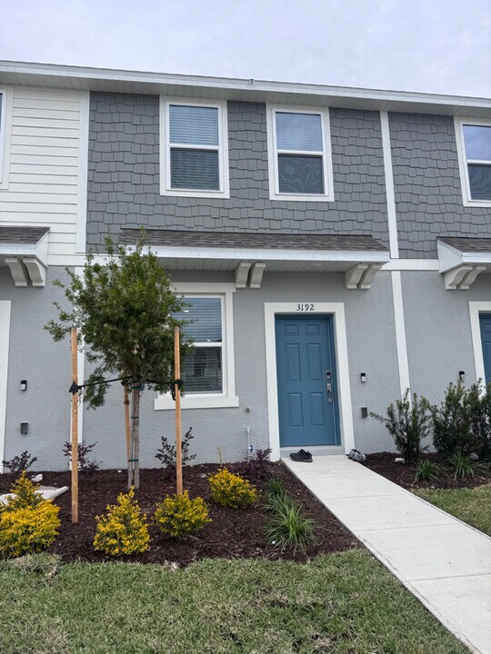 3192 Skyline Lp in Kissimmee, FL - Building Photo