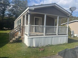 383 Church St in Corsica, PA - Building Photo