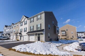 8170 Haley Ct in Harrisburg, PA - Building Photo - Building Photo