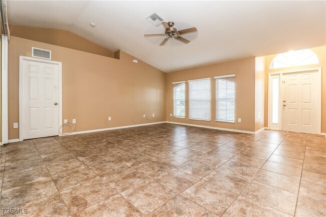 3016 SW 6th Ave in Cape Coral, FL - Building Photo - Building Photo