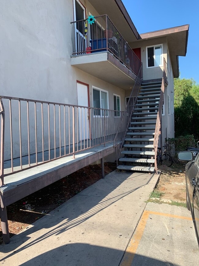property at 4077 Oakcrest Dr