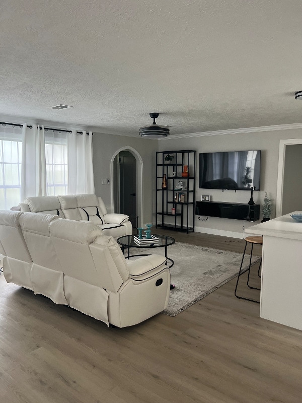 3449 W Parkway St in Groves, TX - Foto de edificio - Building Photo