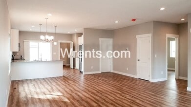 3922 E Frederick Ave in Spokane, WA - Building Photo - Building Photo