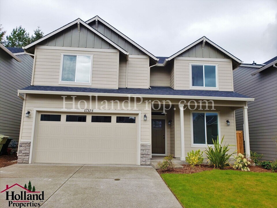 11375 NW 325th Ave in North Plains, OR - Building Photo