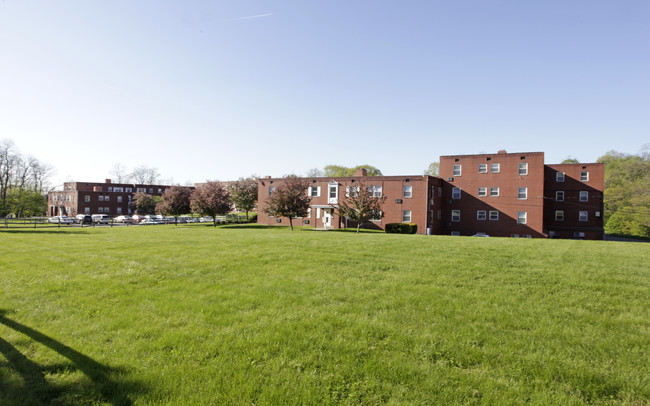 Beechwood Garden Apartments in Pittsburgh, PA - Building Photo - Building Photo