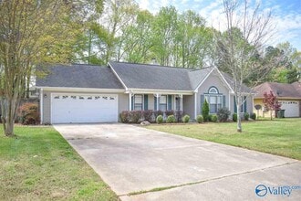 105 Buttercup Ln in Madison, AL - Building Photo - Building Photo