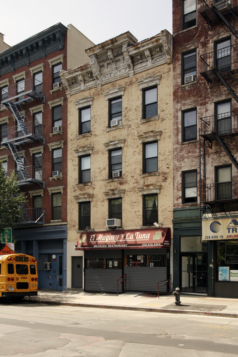 321 E Houston St in New York, NY - Foto de edificio