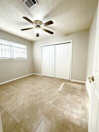 1503 W Donovan St photo'