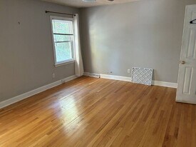 1126 Garland Rd in Mount Pleasant, SC - Building Photo