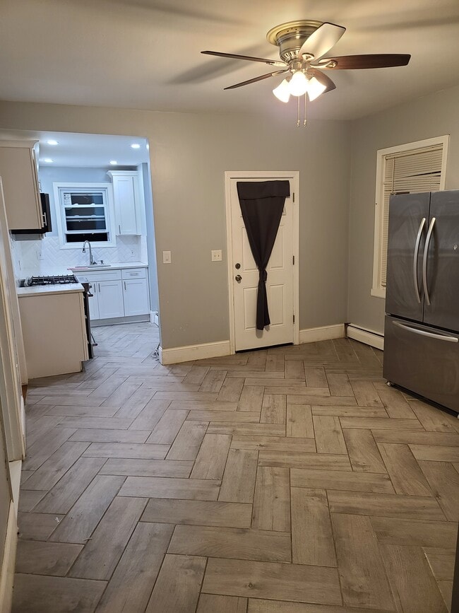 69 Langdon St, Unit 2nd Floor in Providence, RI - Foto de edificio - Building Photo