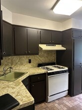 77-24 252nd St in Queens, NY - Building Photo - Building Photo