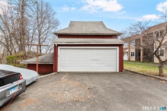 105 Howe Ave in Shelton, CT - Building Photo - Building Photo