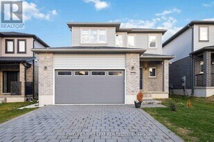 1576 Dylan St in London, ON - Building Photo