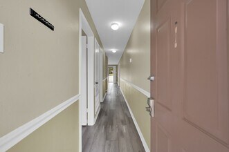 801 River Rd in Montgomery, TX - Foto de edificio - Building Photo