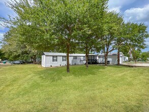 13336 Enchanted Ct in Willis, TX - Building Photo - Building Photo