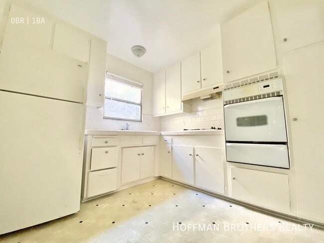 3718 Mentone Ave in Los Angeles, CA - Building Photo - Building Photo