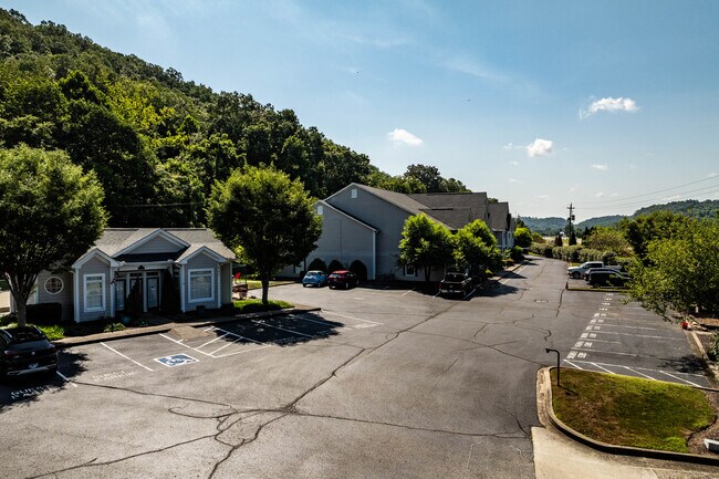 Ashland Park Condominiums in Ashland City, TN - Building Photo - Building Photo