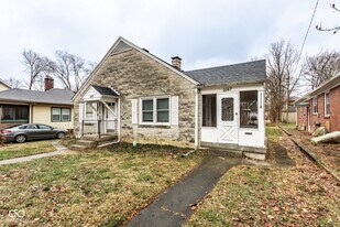 6147 Broadway St in Indianapolis, IN - Building Photo