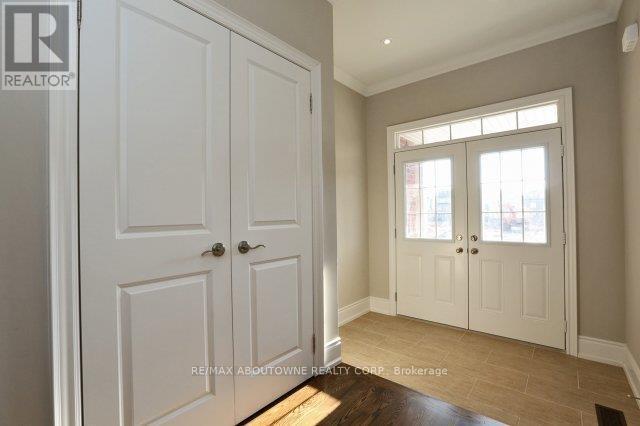 2430 Whistling Springs Crescent in Oakville, ON - Building Photo - Building Photo