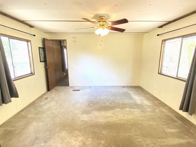 property at 14662 Brooks Rd