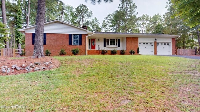 property at 8 Shadow Dr