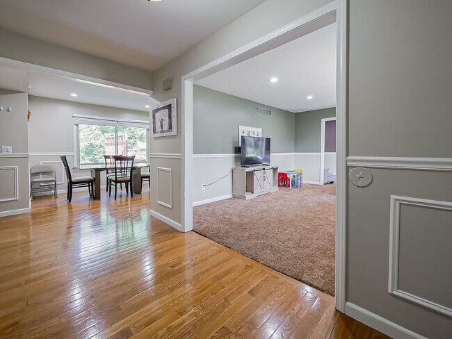 6054 Wynford Dr in West Bloomfield, MI - Building Photo - Building Photo