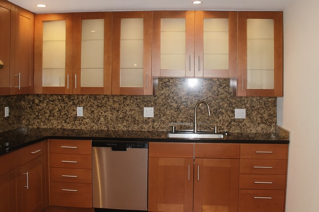 403 Piccadilly Pl in San Bruno, CA - Building Photo - Building Photo