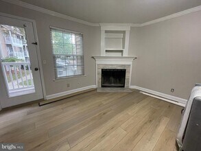 5824 Inman Park Cir in North Bethesda, MD - Building Photo - Building Photo