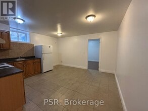 349-349 Northcliffe Blvd in Toronto, ON - Building Photo - Building Photo