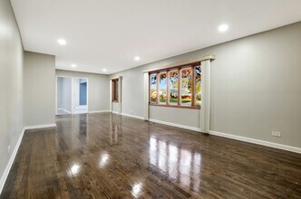 75 Carthage Ln in Hoffman Estates, IL - Building Photo - Building Photo