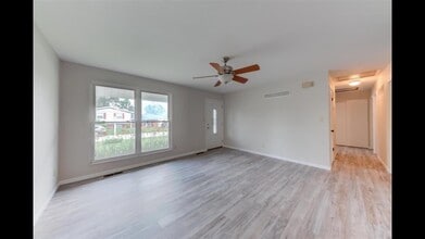 30 Green Hill Ln in St. Peters, MO - Building Photo - Building Photo