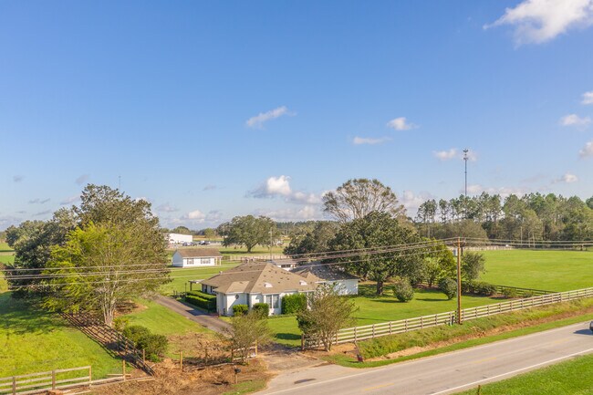 21379 US Highway 90 in Robertsdale, AL - Foto de edificio - Building Photo