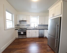 10 Higgins St, Unit 10 Higgins in Boston, MA - Building Photo - Building Photo