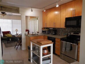 3050 NW 1st Ave in Pompano Beach, FL - Building Photo - Building Photo