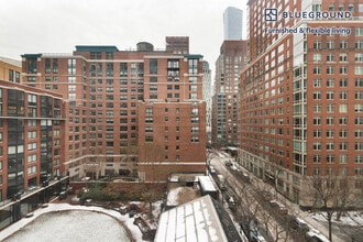 400 Chambers St in New York, NY - Building Photo - Building Photo