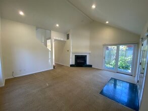 241 Alder St in Pacific Grove, CA - Building Photo - Building Photo