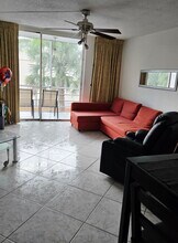 2935 NE 163rd St, Unit 2G in North Miami Beach, FL - Foto de edificio - Building Photo