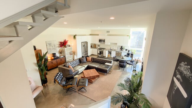 2496 S Centinela Ave
