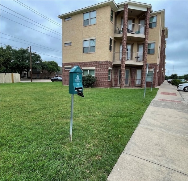 1915 Dartmouth St, Unit 2033 in College Station, TX - Foto de edificio - Building Photo